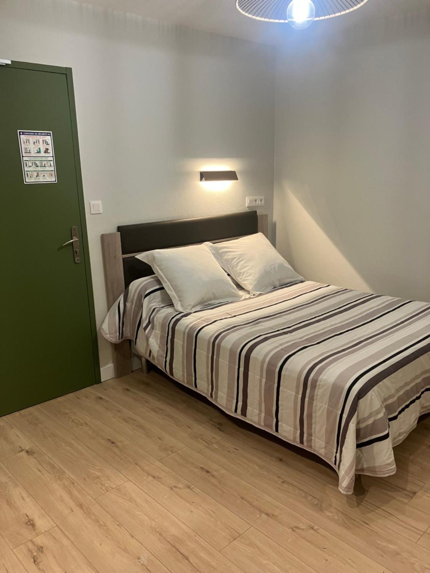 Hotel Du Nord Chambres Familiales Fontaines  Eksteriør bilde