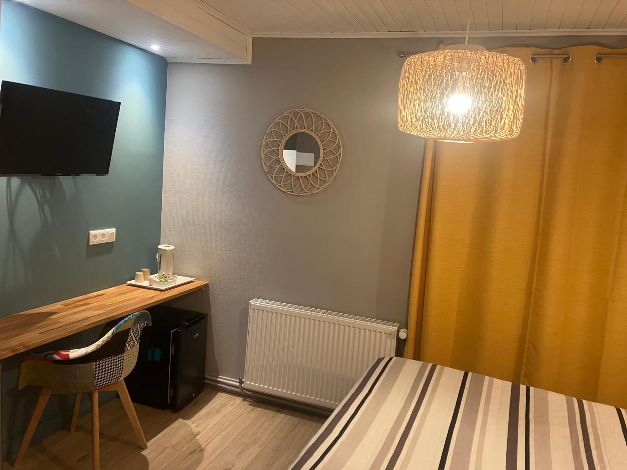 Hotel Du Nord Chambres Familiales Fontaines  Eksteriør bilde