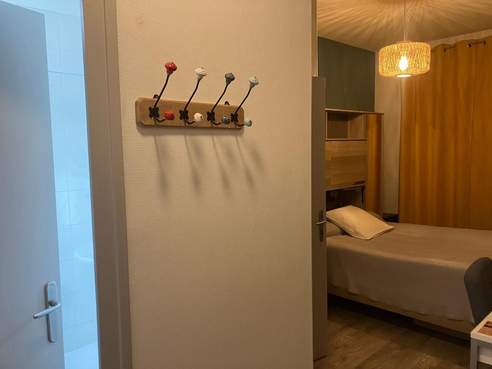 Hotel Du Nord Chambres Familiales Fontaines  Eksteriør bilde