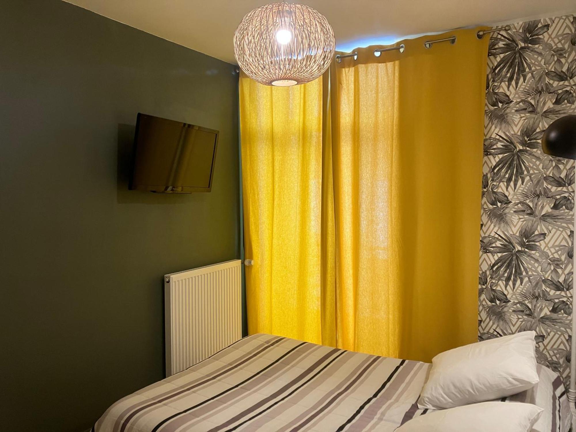 Hotel Du Nord Chambres Familiales Fontaines  Eksteriør bilde