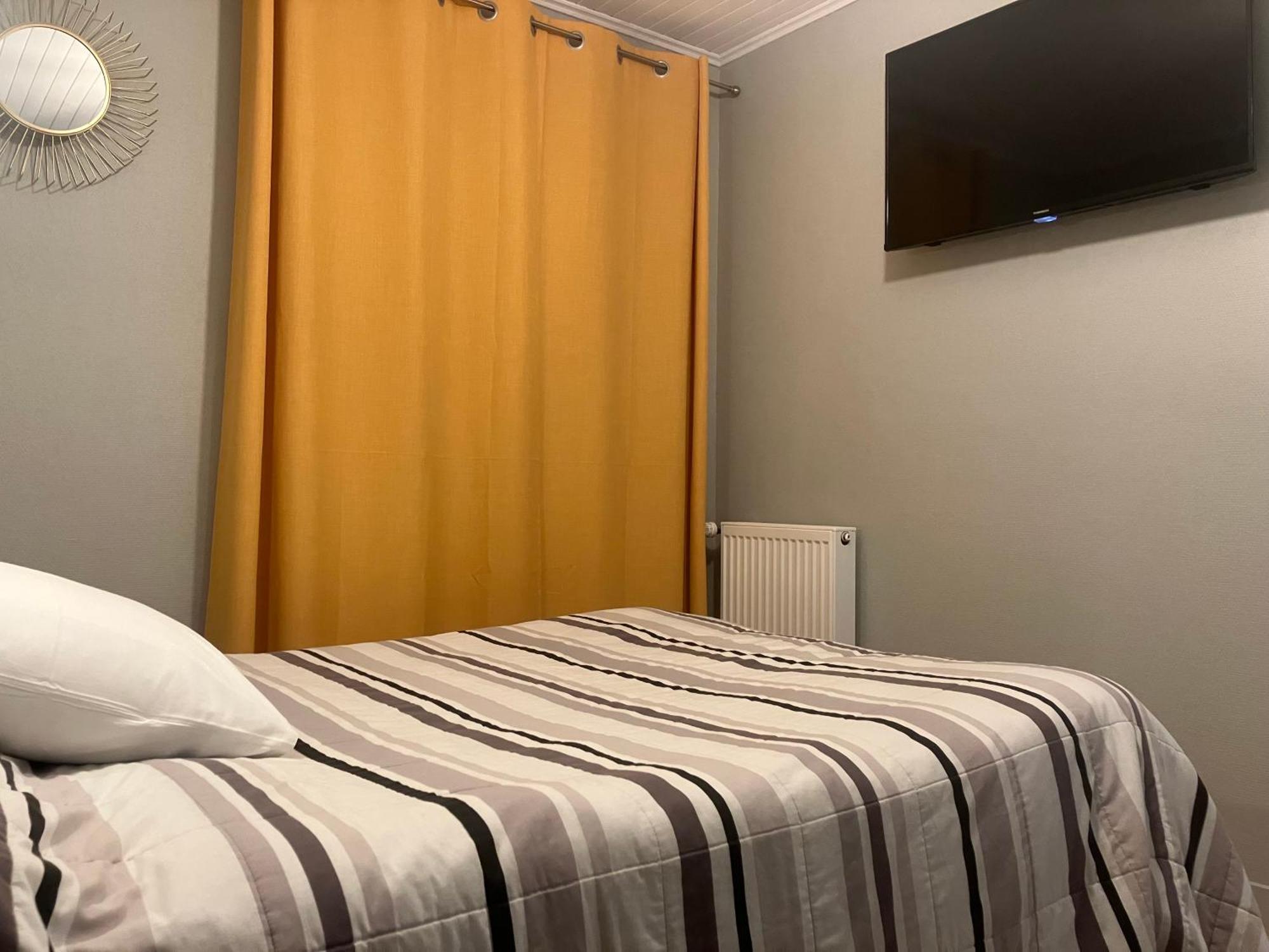 Hotel Du Nord Chambres Familiales Fontaines  Eksteriør bilde